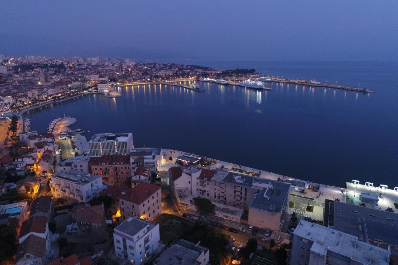 Amai Apartment سبليت المظهر الخارجي الصورة